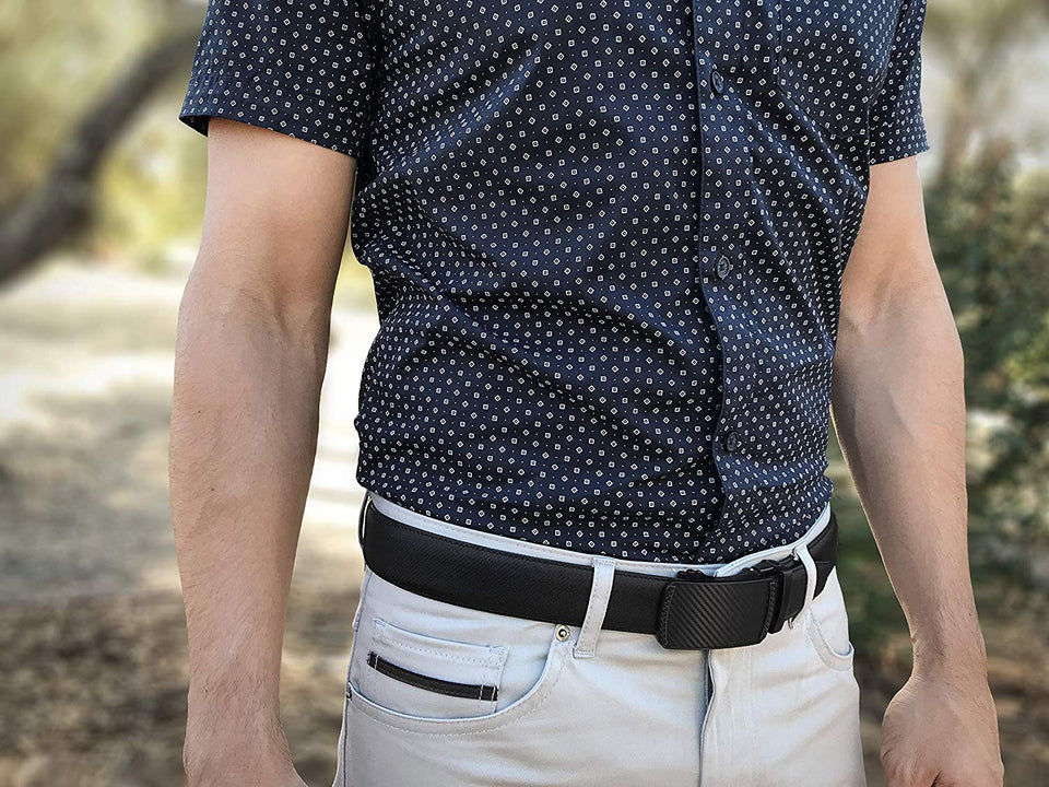 SIGLO® Cinturón para Hombres de Piel con Hebilla Automática – Diseño sin Agujeros – Cinturón de Clic Ajustable – Se adapta a tamaños 30-44 – Corte a su Ajuste Exacto – Correa Negra